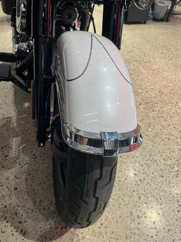 2025 Harley-Davidson Heritage Classic 117 (FLHC) Softail White