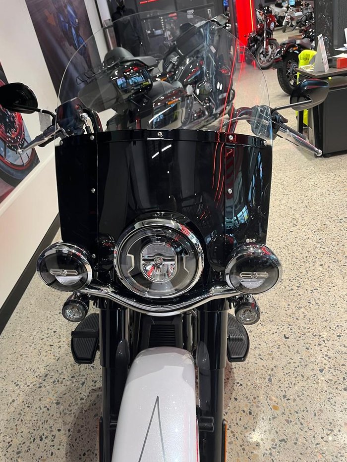 2025 Harley-Davidson Heritage Classic 117 (FLHC) Softail White