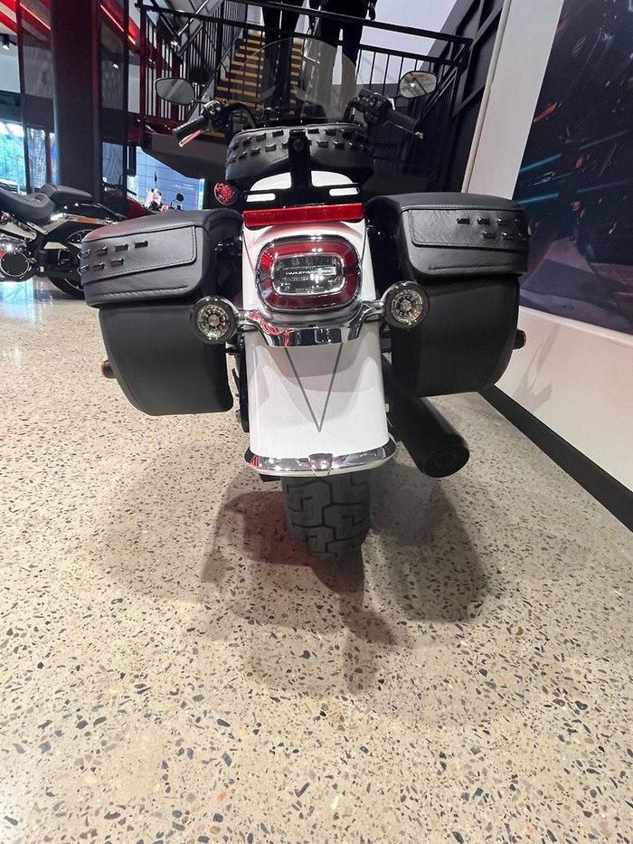 2025 Harley-Davidson Heritage Classic 117 (FLHC) Softail White