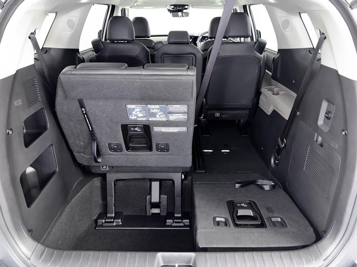 2024 Kia Carnival GT-Line HEV