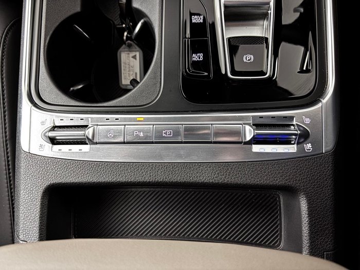 2024 Kia Carnival GT-Line HEV