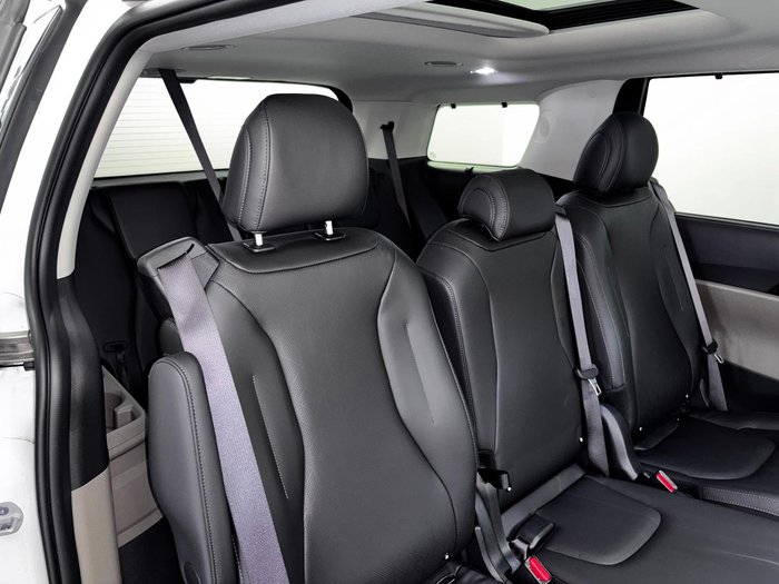 2024 Kia Carnival GT-Line HEV
