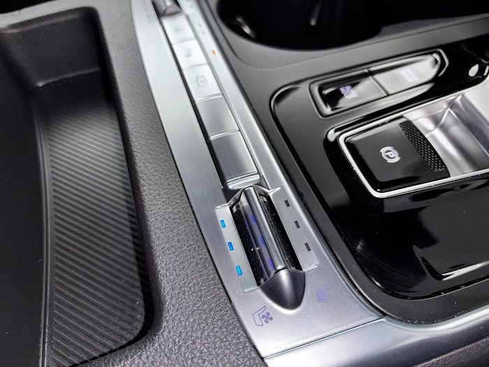 2024 Kia Carnival GT-Line HEV