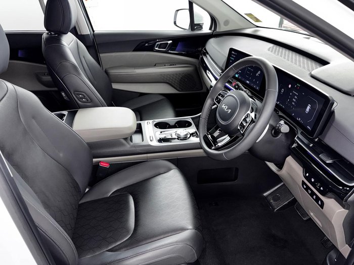 2024 Kia Carnival GT-Line HEV