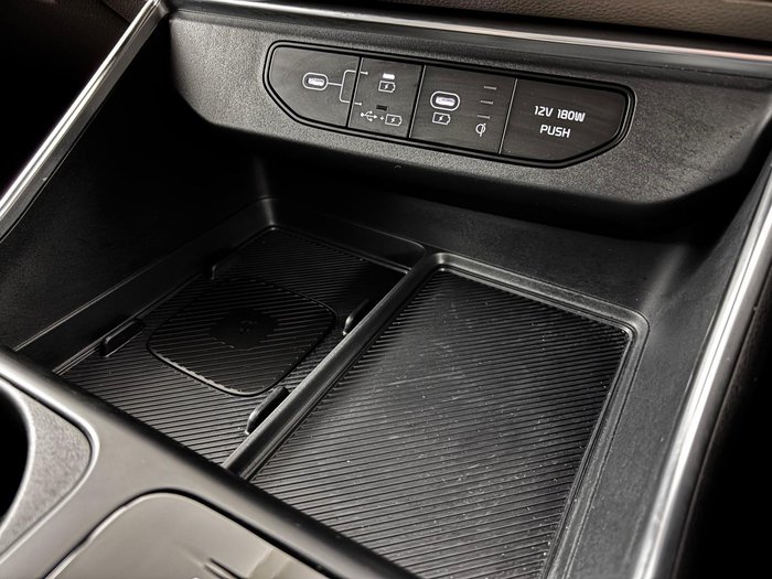 2024 Kia Carnival GT-Line HEV