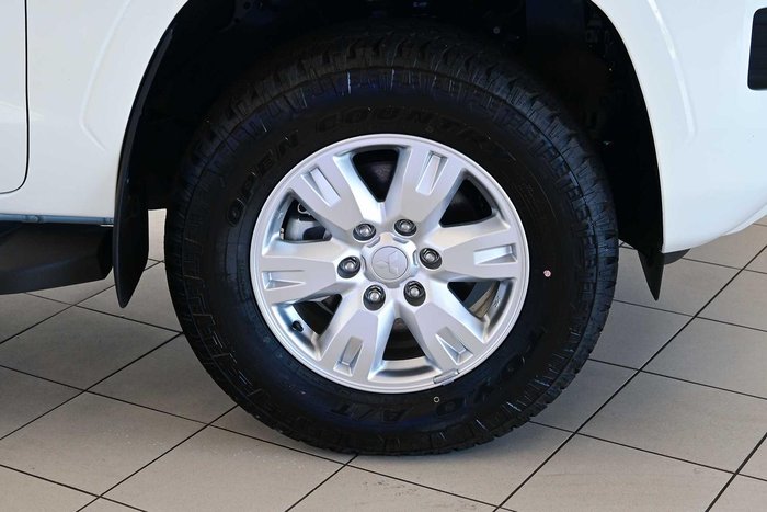 2025 Mitsubishi Triton GLX+