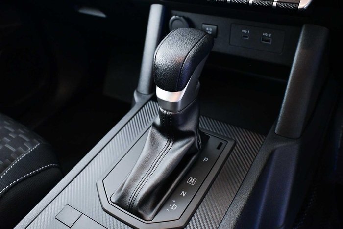 2025 Mitsubishi Triton GLX+