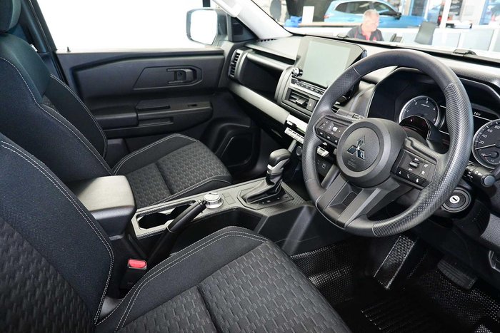 2025 Mitsubishi Triton GLX+