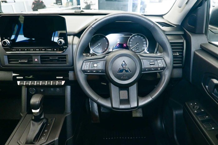 2025 Mitsubishi Triton GLX+