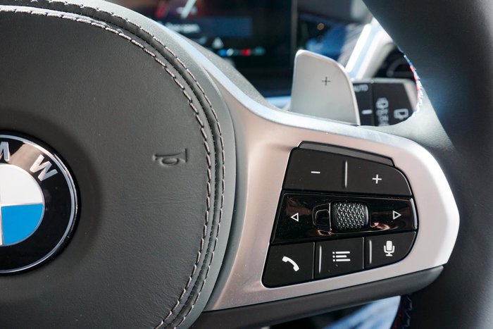 2024 BMW X5 M60i