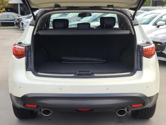 2019 INFINITI QX70 GT