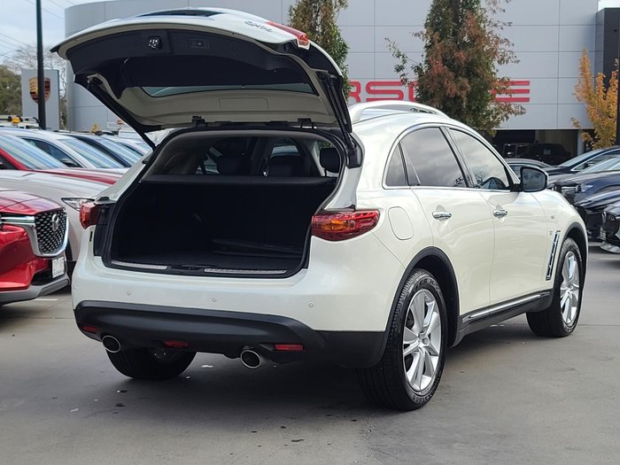 2019 INFINITI QX70 GT