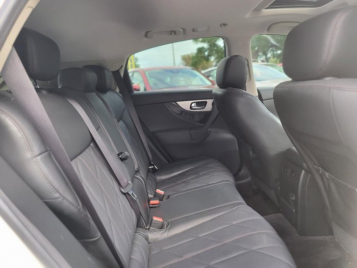2019 INFINITI QX70 GT