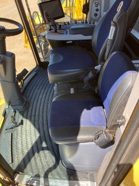 2016 New Holland Cr9.90