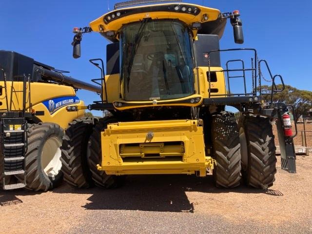 2016 New Holland Cr9.90