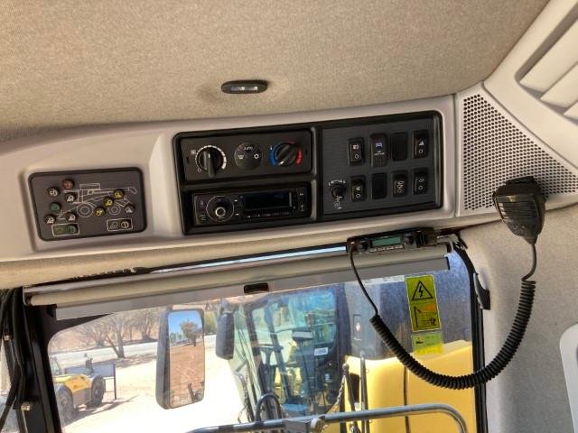 2016 New Holland Cr9.90