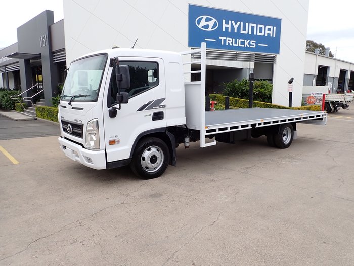 2019 HYUNDAI EX8 XLWB WHITE