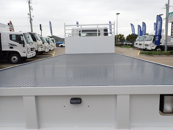 2019 HYUNDAI EX8 XLWB WHITE