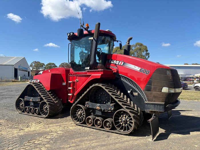 2015 CASE IH 600 Quadtrac Red