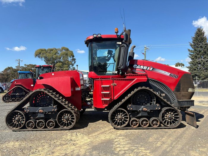 2015 CASE IH 600 Quadtrac Red