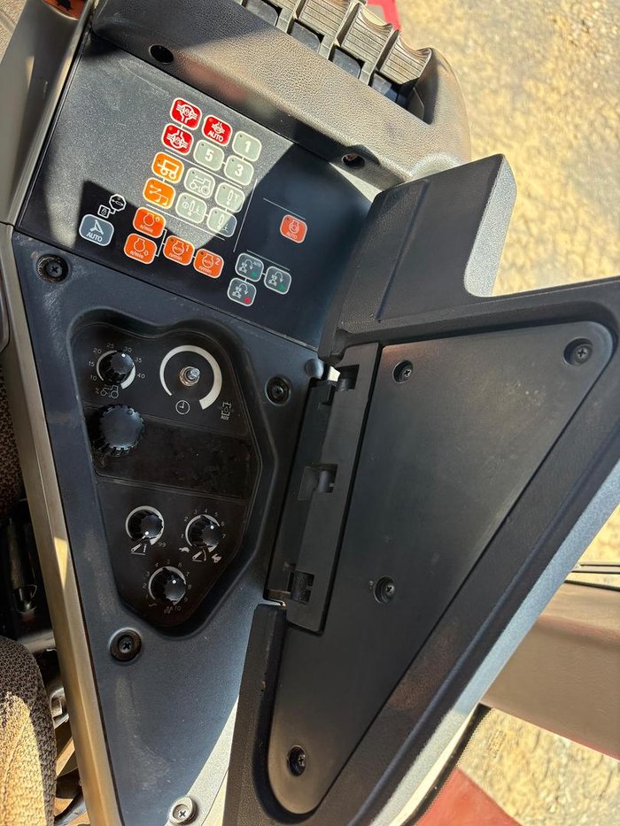 2015 CASE IH 600 Quadtrac Red