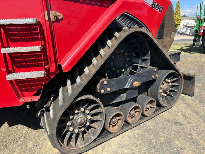 2015 CASE IH 600 Quadtrac Red