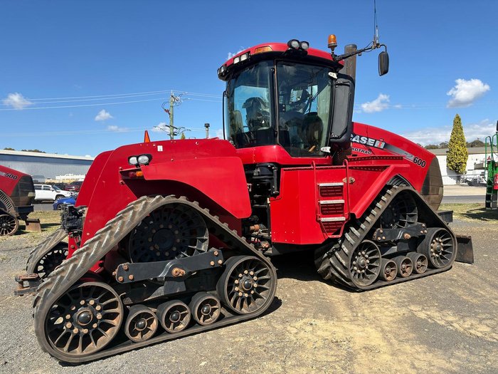 2015 CASE IH 600 Quadtrac Red