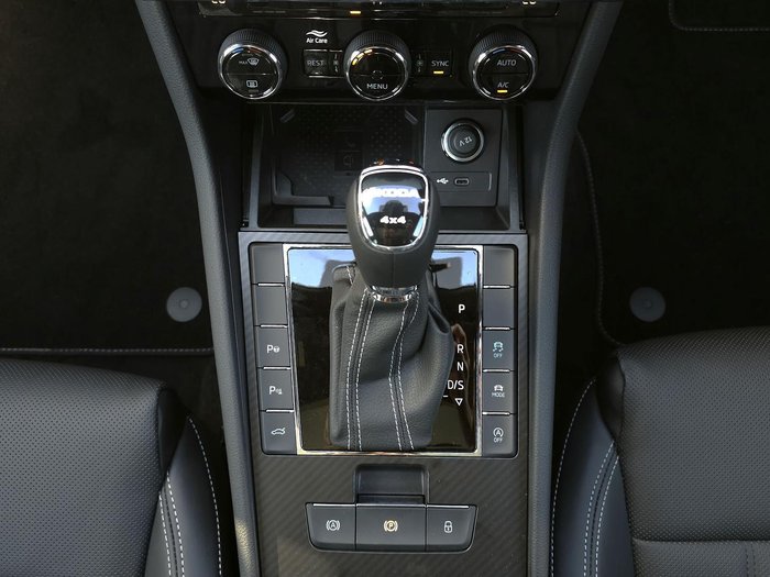 2024 SKODA Superb 206TSI SportLine NP MY24 4X4 Constant Moon White