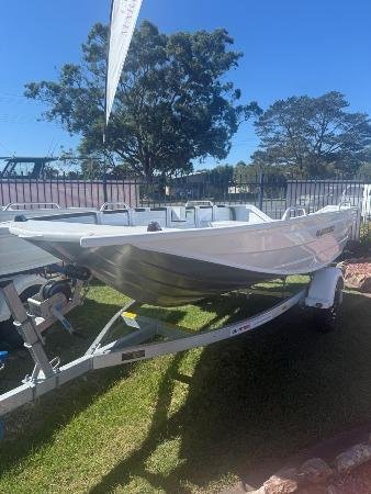 2025 QUINTREX F390 Outback Explorer