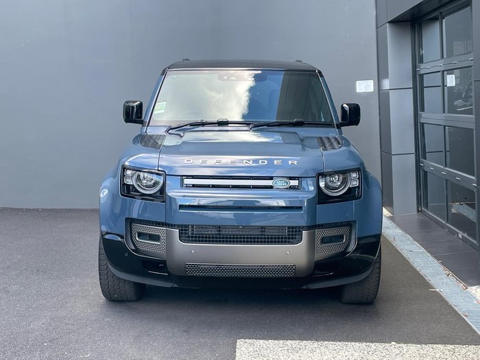 2024 Land Rover Defender 110 D300 X-Dynamic SE