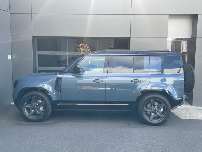 2024 Land Rover Defender 110 D300 X-Dynamic SE