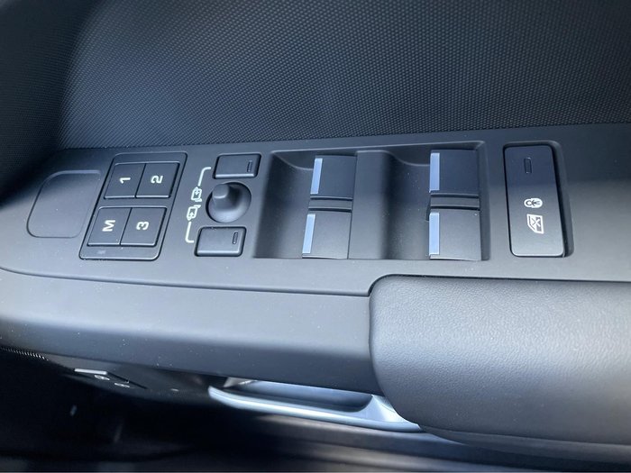 2024 Land Rover Defender 110 D300 X-Dynamic SE