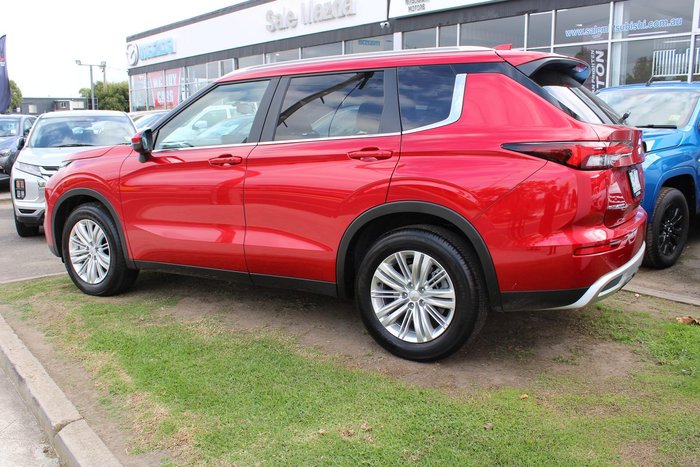 2024 Mitsubishi Outlander LS