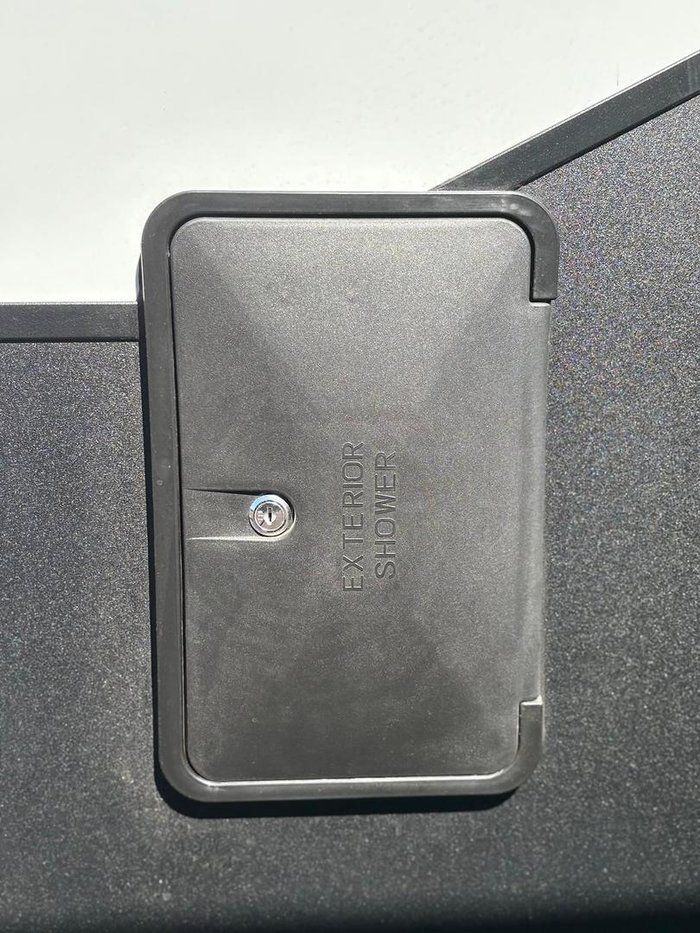 2025 Royal Flair Razor Xt