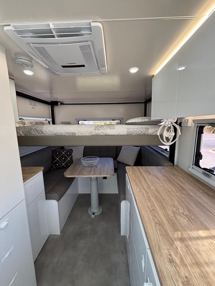 2025 Royal Flair Razor Xt