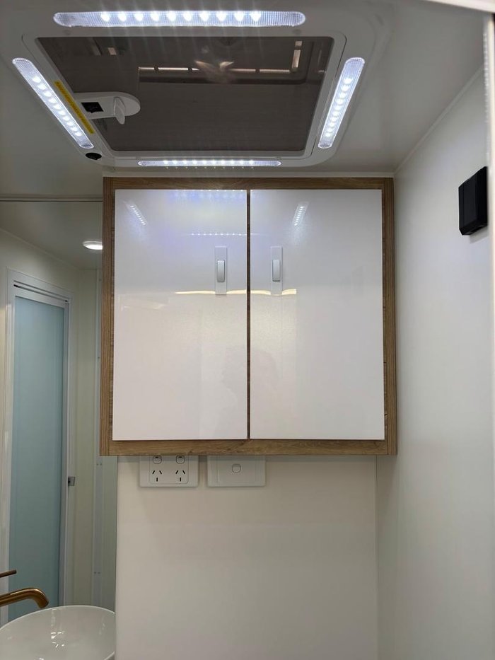 2025 Royal Flair Razor Xt