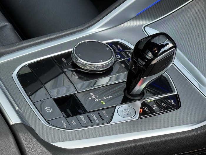 2022 BMW X6 xDrive40i M Sport G06 4X4 Constant Black Sapphire