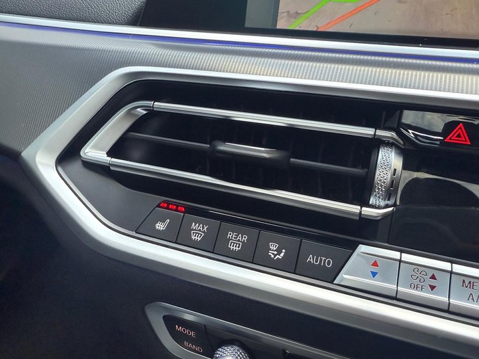 2022 BMW X6 xDrive40i M Sport G06 4X4 Constant Black Sapphire