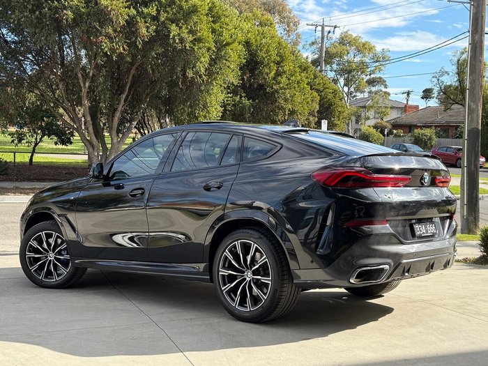 2022 BMW X6 xDrive40i M Sport G06 4X4 Constant Black Sapphire
