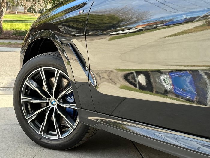 2022 BMW X6 xDrive40i M Sport G06 4X4 Constant Black Sapphire