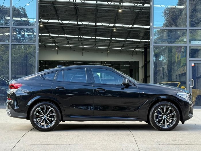 2022 BMW X6 xDrive40i M Sport G06 4X4 Constant Black Sapphire