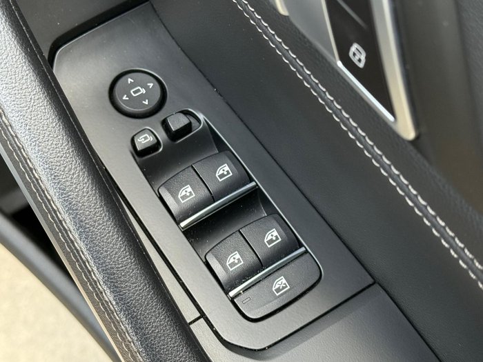 2022 BMW X6 xDrive40i M Sport G06 4X4 Constant Black Sapphire