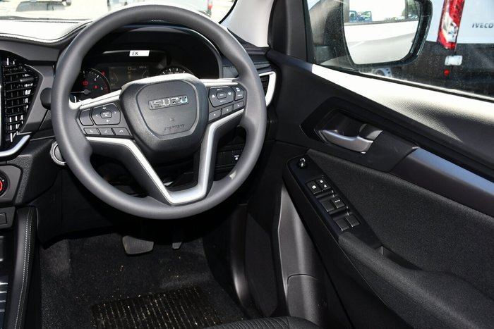 2025 Isuzu MU-X LS-M