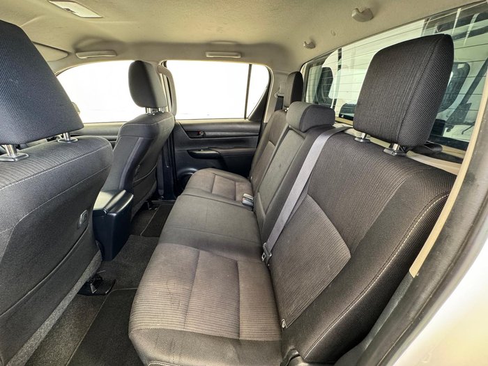 2015 Toyota Hilux SR