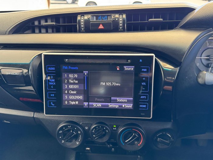 2015 Toyota Hilux SR