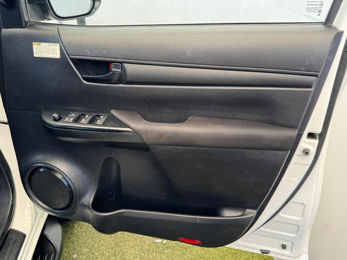 2015 Toyota Hilux SR
