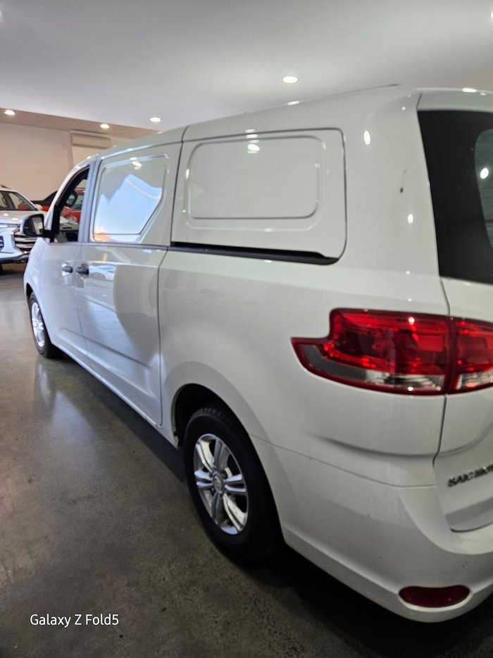 2023 LDV G10 +