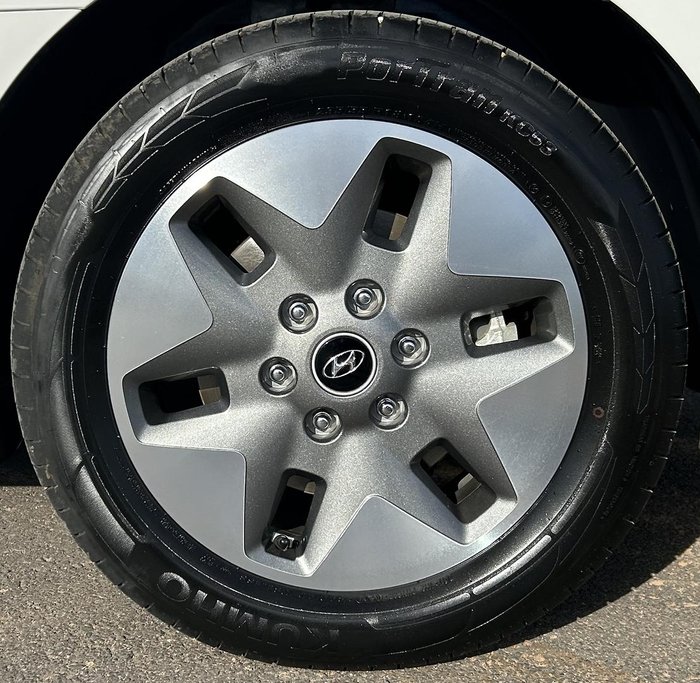 2024 Hyundai STARIA Elite