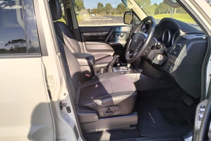 2019 Mitsubishi Pajero GLS