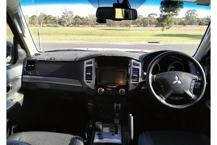 2019 Mitsubishi Pajero GLS